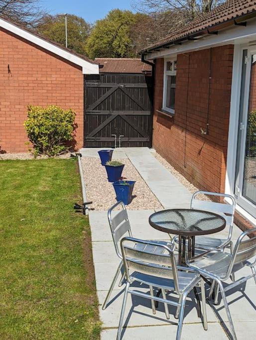 The Kilsyth,Detached Bungalow Warrington Exteriör bild